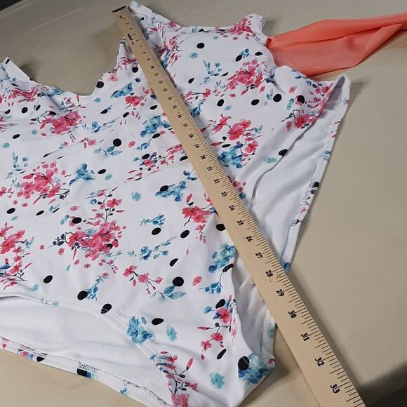 NWOT Shein White Floral One Piece with Tie Back - Picture 7 of 9